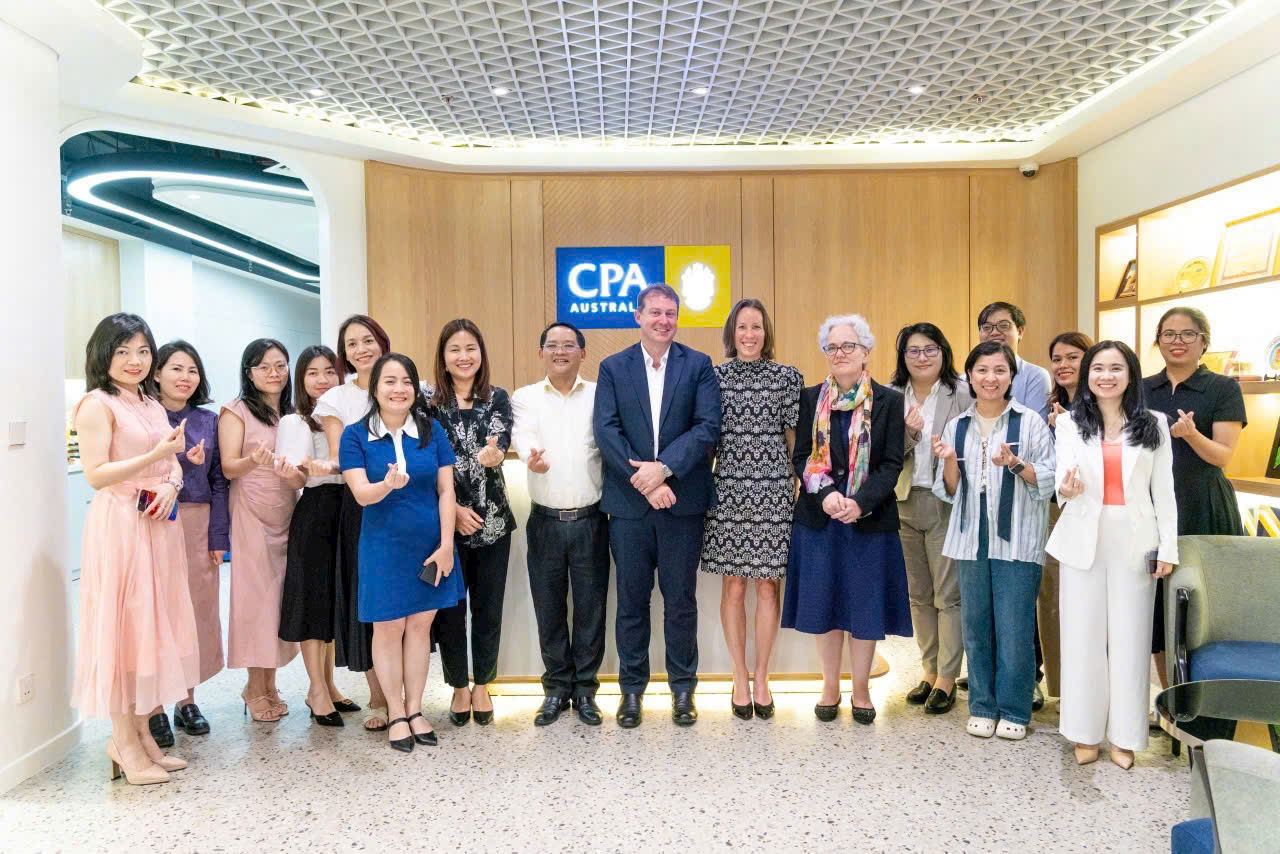 Đoàn công tác tại văn phòng CPA Australia